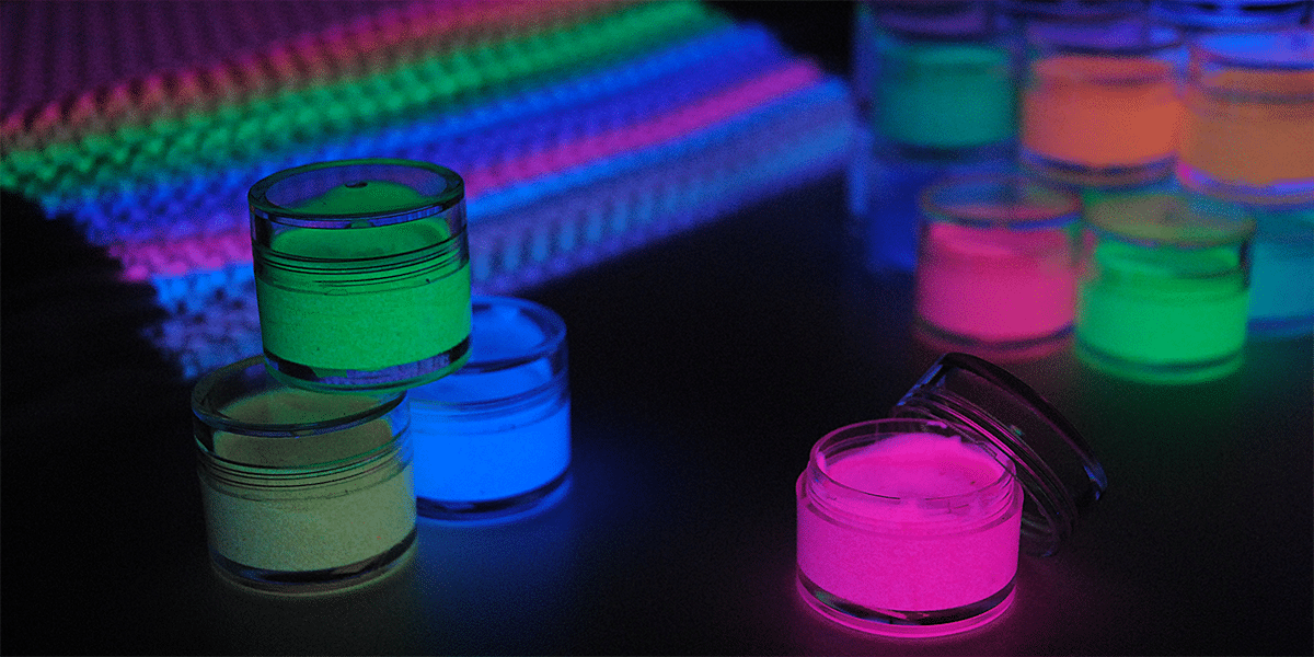 LumickColor繊維用蓄光インク_発光の様子